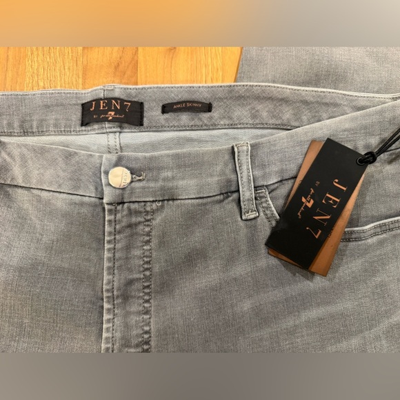 7 For All Mankind Ankle Skinny Jeans in Light Gray - Picture 4 of 5